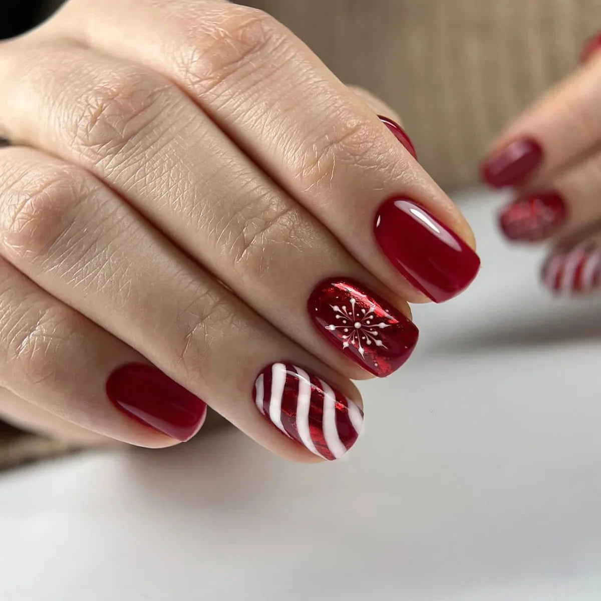 Faux ongles stiletto de Noël — vue 12 sur 12