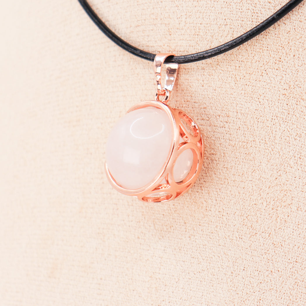 Pendentif Sphère de Lune en quartz rose — photo 1