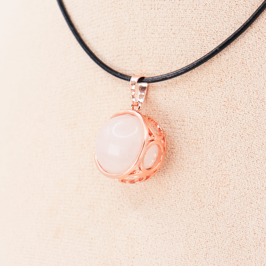Pendentif Sphère de Lune en quartz rose — photo 3